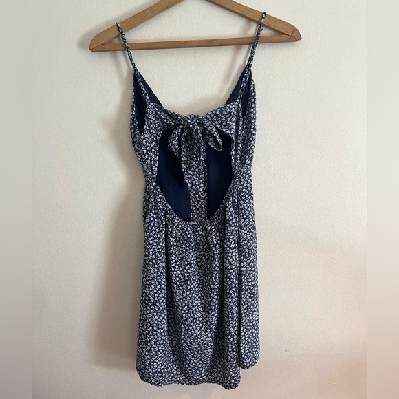 LF SEEK The Label Button-Front Tie-Back Dress, Size S, Navy Blue, Floral Pattern - Picture 2 of 8